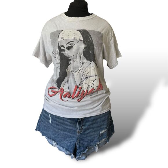 Aaliyah Graphic T-Shirt Women’s 1X White Short Sleeve Crew Neck Soft Cotton - Picture 5 of 5